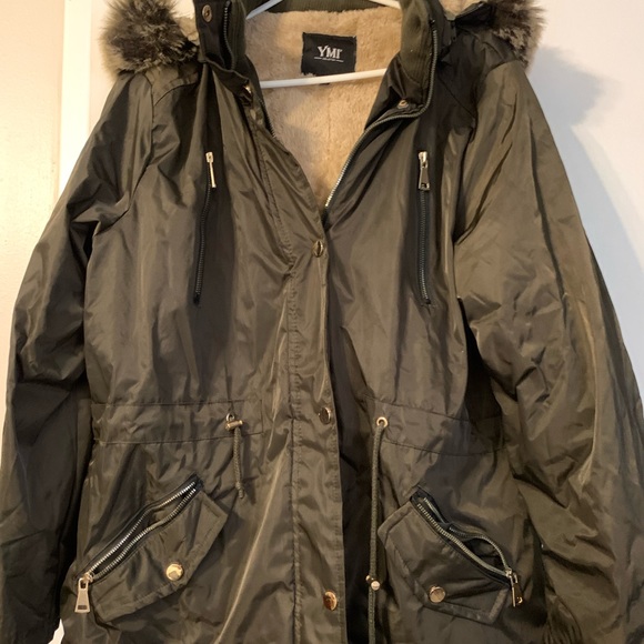 YMI Jackets & Blazers - Beautiful green winter coat with furry accent hood